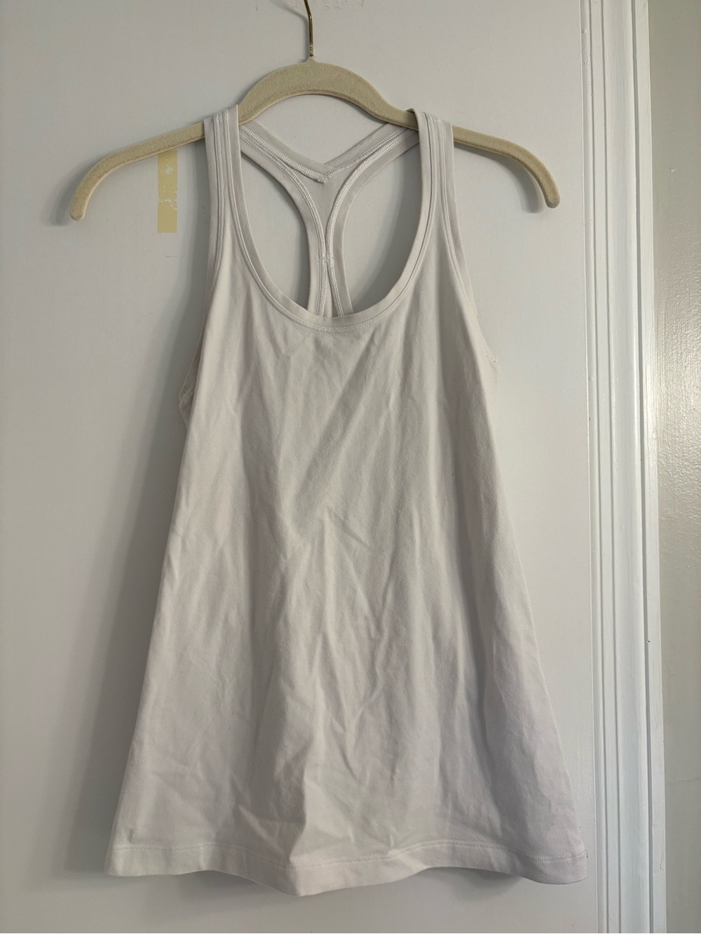 Lululemon size 8 Women's White Racerback Tank Top staple item